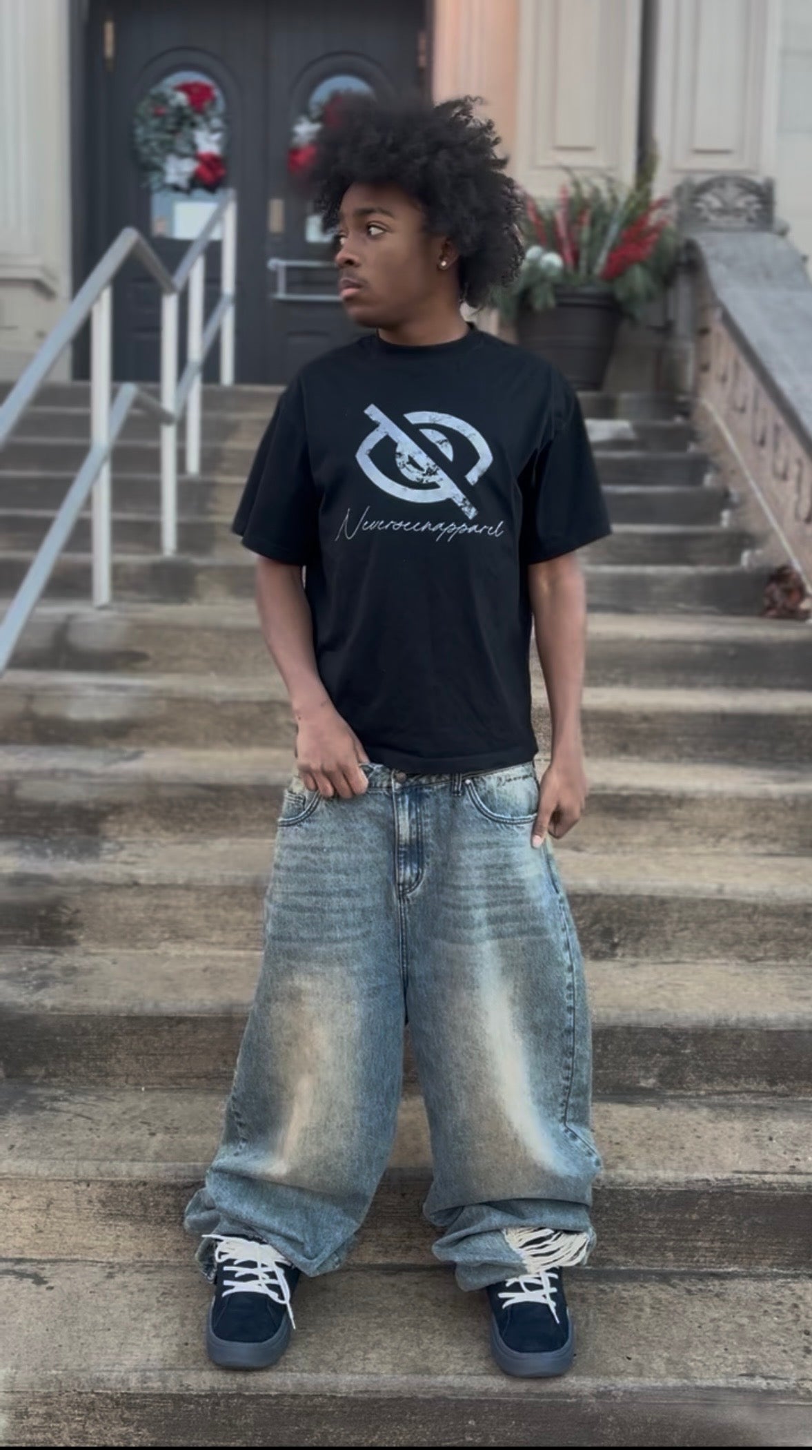 "BLACK EYE" TEE